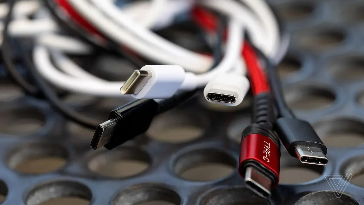 india makes USB-C charging port mandatory